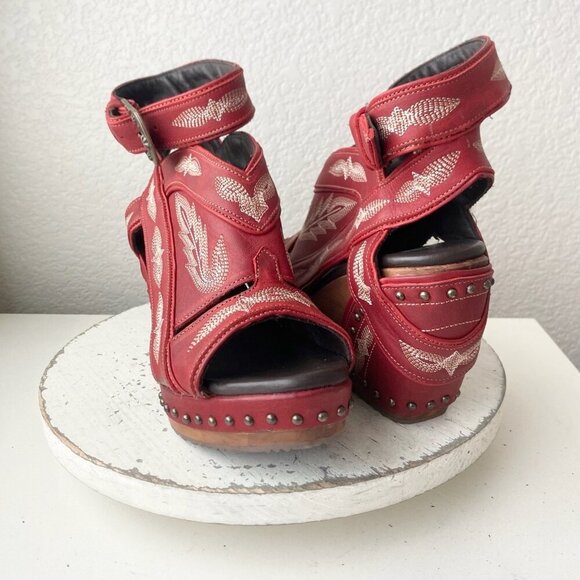 Lane Boots LEXINGTON Womens Red Wedges 9 Western Sandals Cowgirl Wooden Heels - Picture 1 of 11